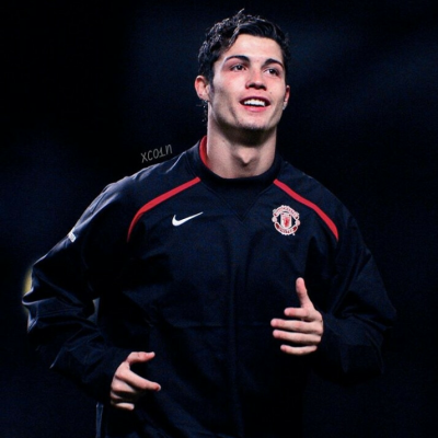 英超联赛：狼队七连败接受现实，曼彻斯特联继续沉沦（英超：狼队苦吞七连败，曼联颓势难止）