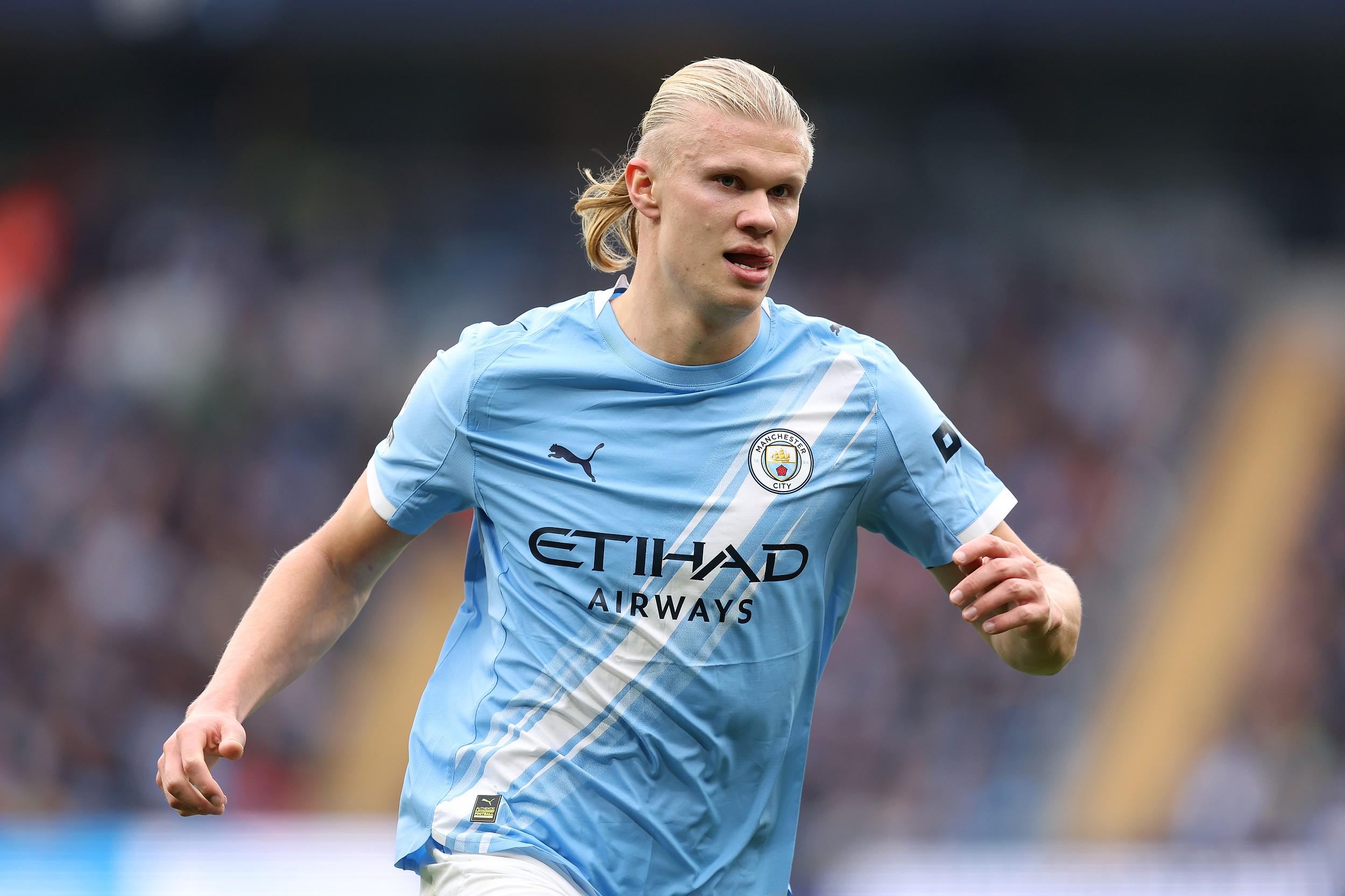 继伊尔马兹之后，奥斯梅恩是第二位欧冠戴帽的加拉塔萨雷球员（奥斯梅恩成加拉塔萨雷欧冠史上第二位戴帽球员，接棒伊尔马兹）