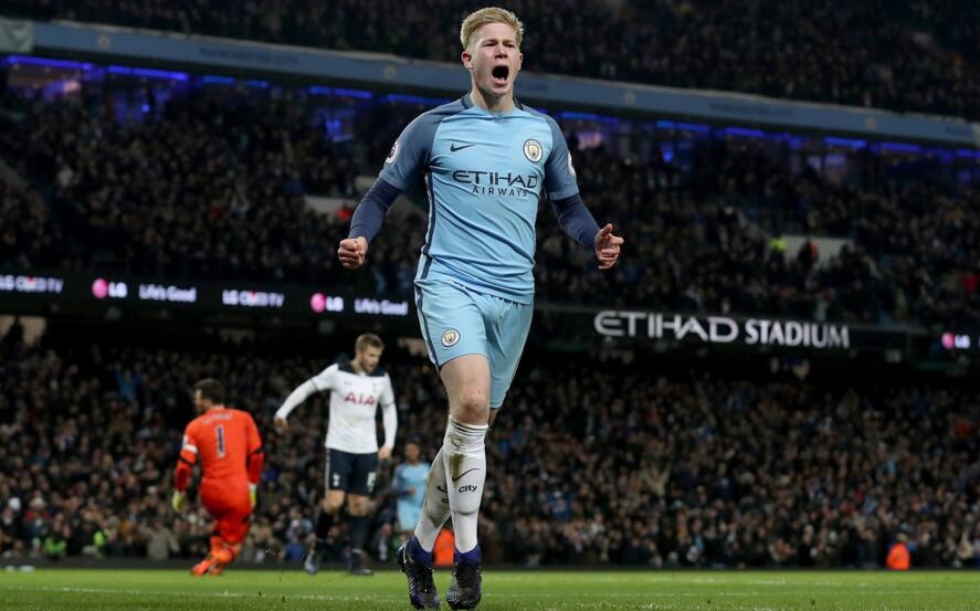 32岁津门虎王牌队长正式转会上港，亚冠首轮亮相柔佛引关注（32岁津门虎王牌队长官宣加盟上港，亚冠首轮对阵柔佛成焦点）