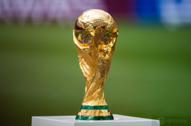 辽篮惨败广州赛后，付豪怒怼球迷，杨鸣说的实在，球迷：算啥东西