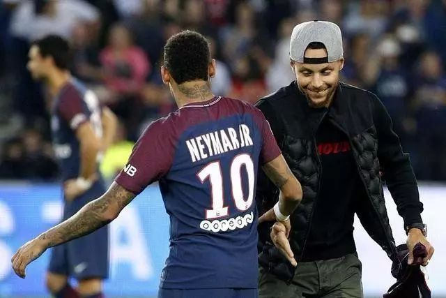 足球频道FTV圆满护航2025中甲联赛 全场次信号制作助力联赛热度再攀高峰（FTV足球频道全程护航2025中甲 全场次信号制播助推联赛热度再上新台阶）